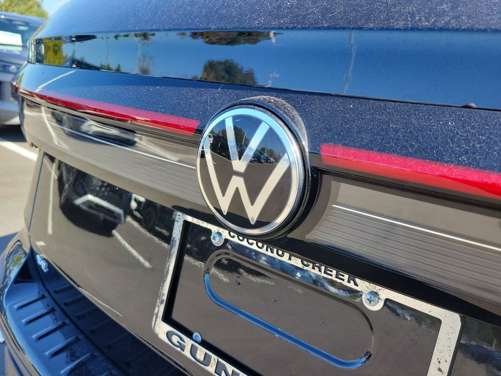 2025 Volkswagen Taos SE - Photo 7