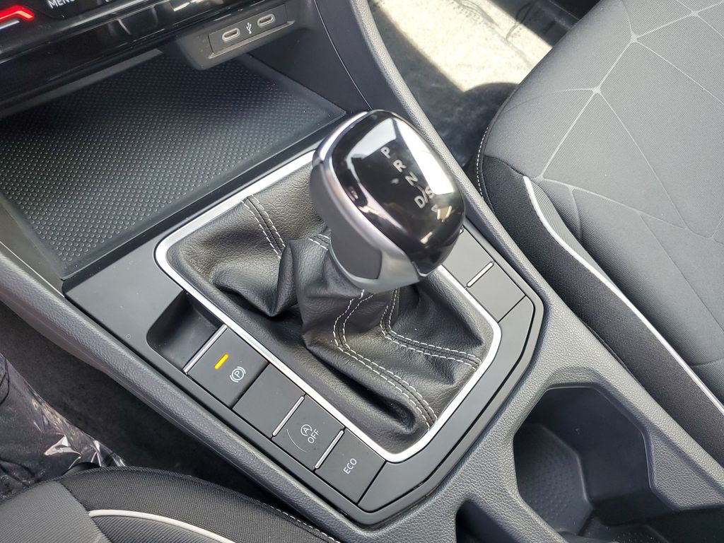 2025 Volkswagen Jetta Sport - Photo 25