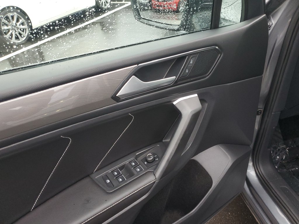 2022 Volkswagen Tiguan SE - Photo 13