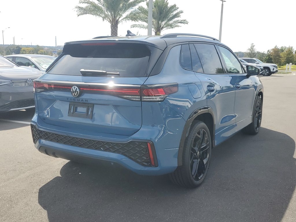 New 2026 Volkswagen Tiguan SE R-Line Black SUV