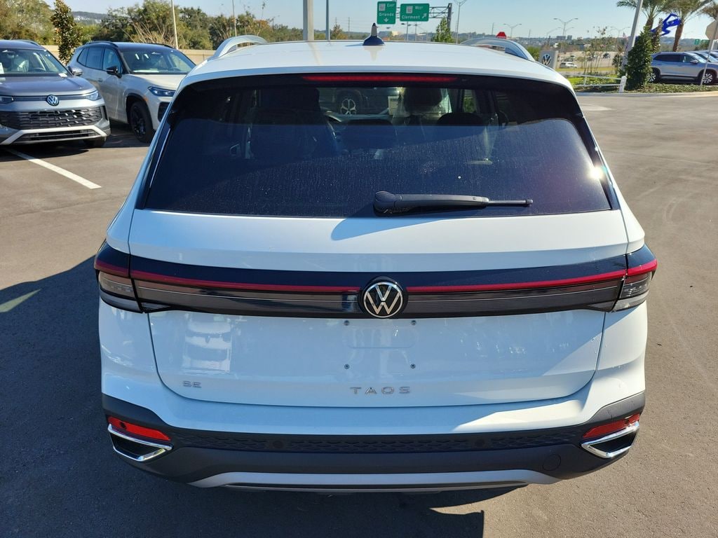 New 2025 Volkswagen Taos 1.5T SE SUV