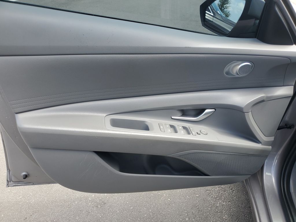 2024 Hyundai Elantra SEL - Photo 12