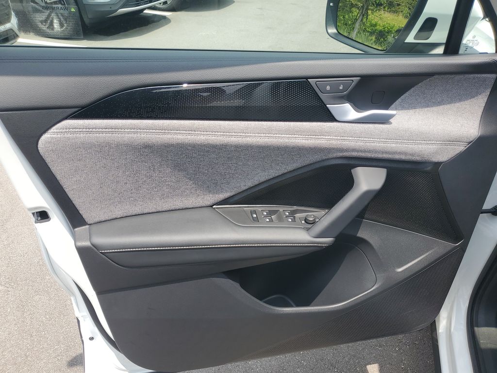 2025 Volkswagen Tiguan S - Photo 12