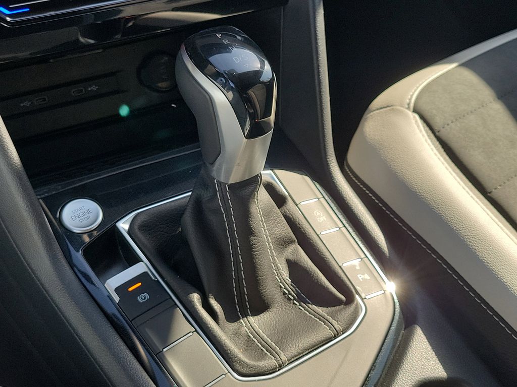 2025 Volkswagen Taos SE - Photo 28