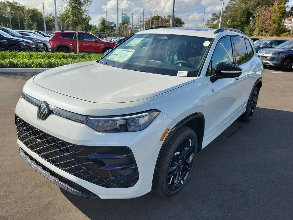 New 2025 Volkswagen Tiguan 2.0T SE R-Line Black SUV