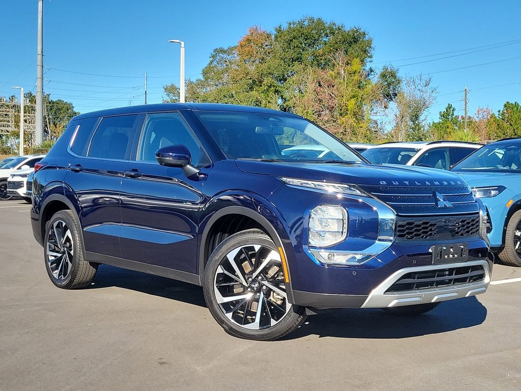 Used 2024 Mitsubishi Outlander SE SUV