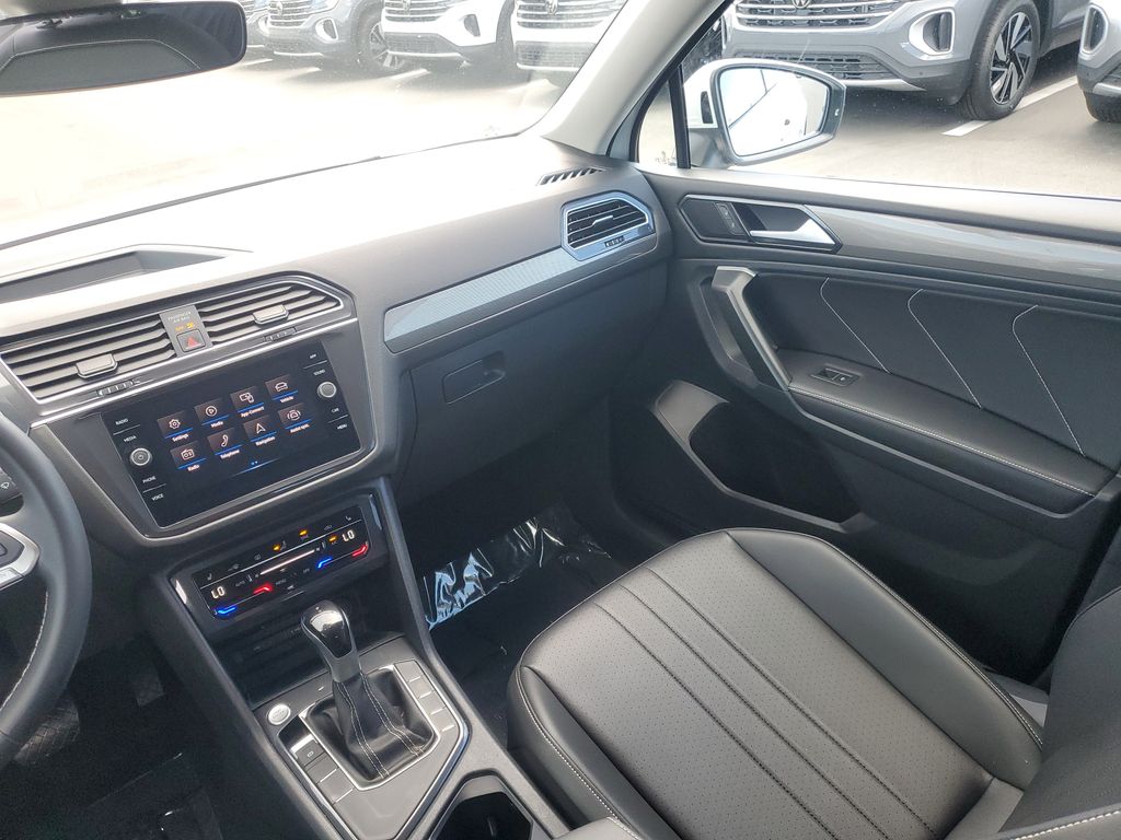 2024 Volkswagen Tiguan SE - Photo 10