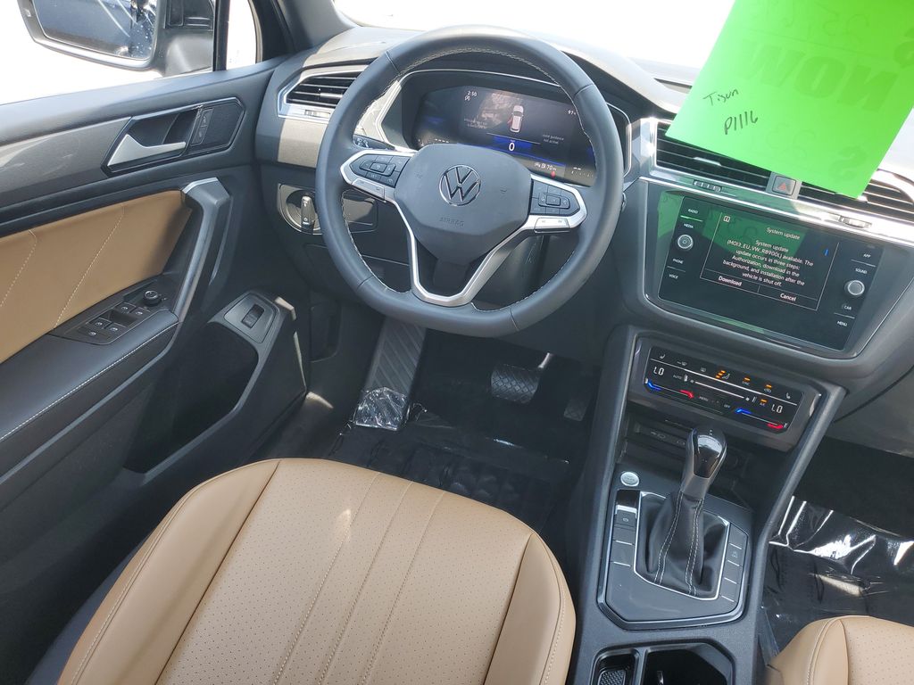 2024 Volkswagen Tiguan SE - Photo 11