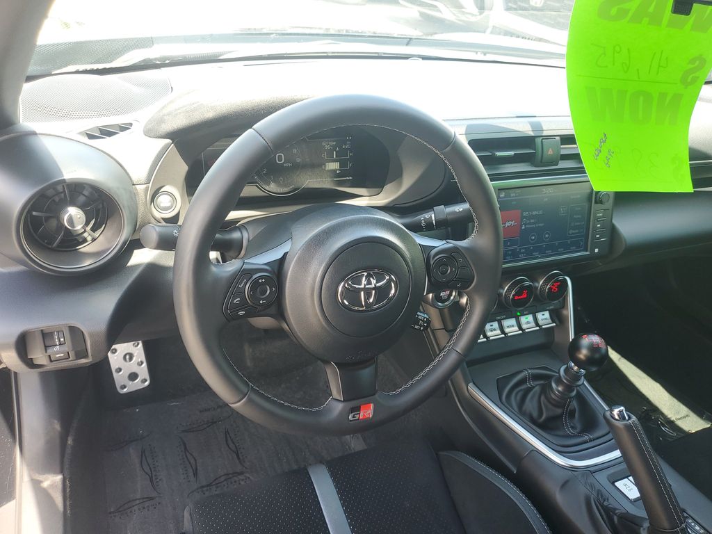 2023 Toyota GR86 Premium - Photo 13