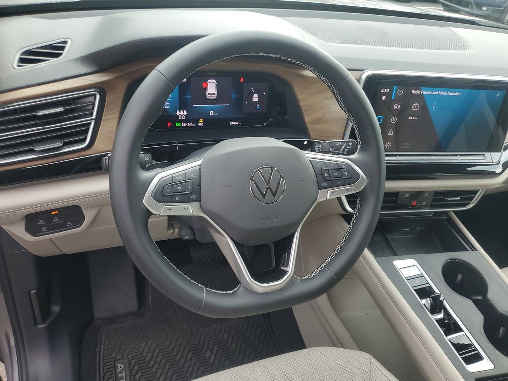 2024 Volkswagen Atlas SE - Photo 16