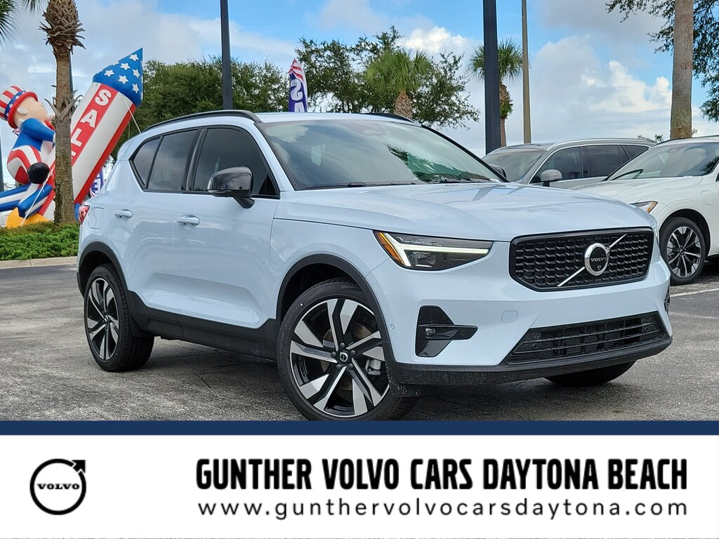 New 2026 Volvo XC40 B5 Ultra SUV