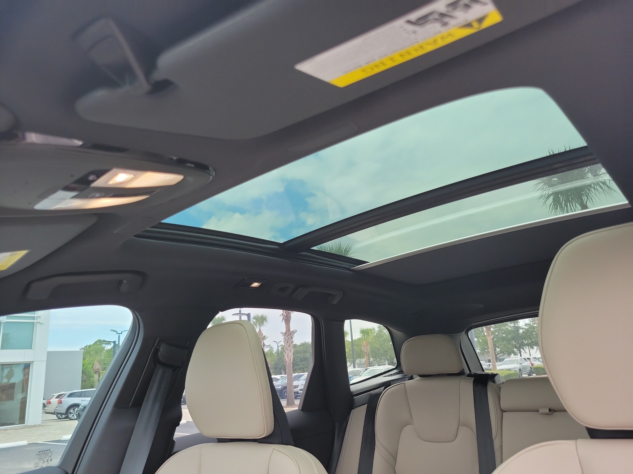 2026 Volvo XC60 Plus - Photo 11