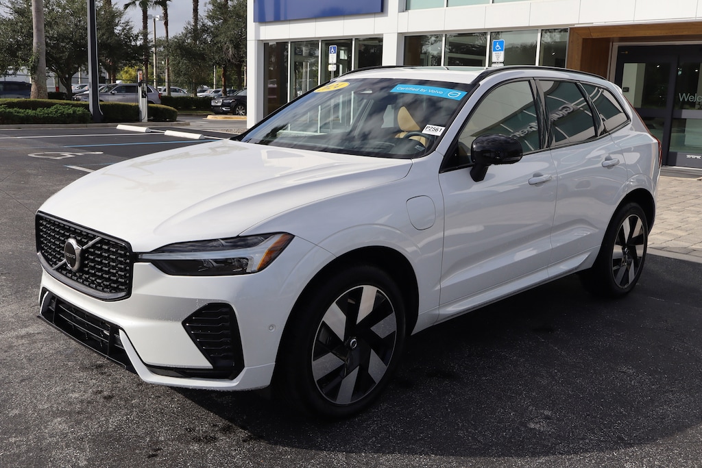 Certified 2024 Volvo XC60 plug-in hybrid T8 Ultimate Dark SUV