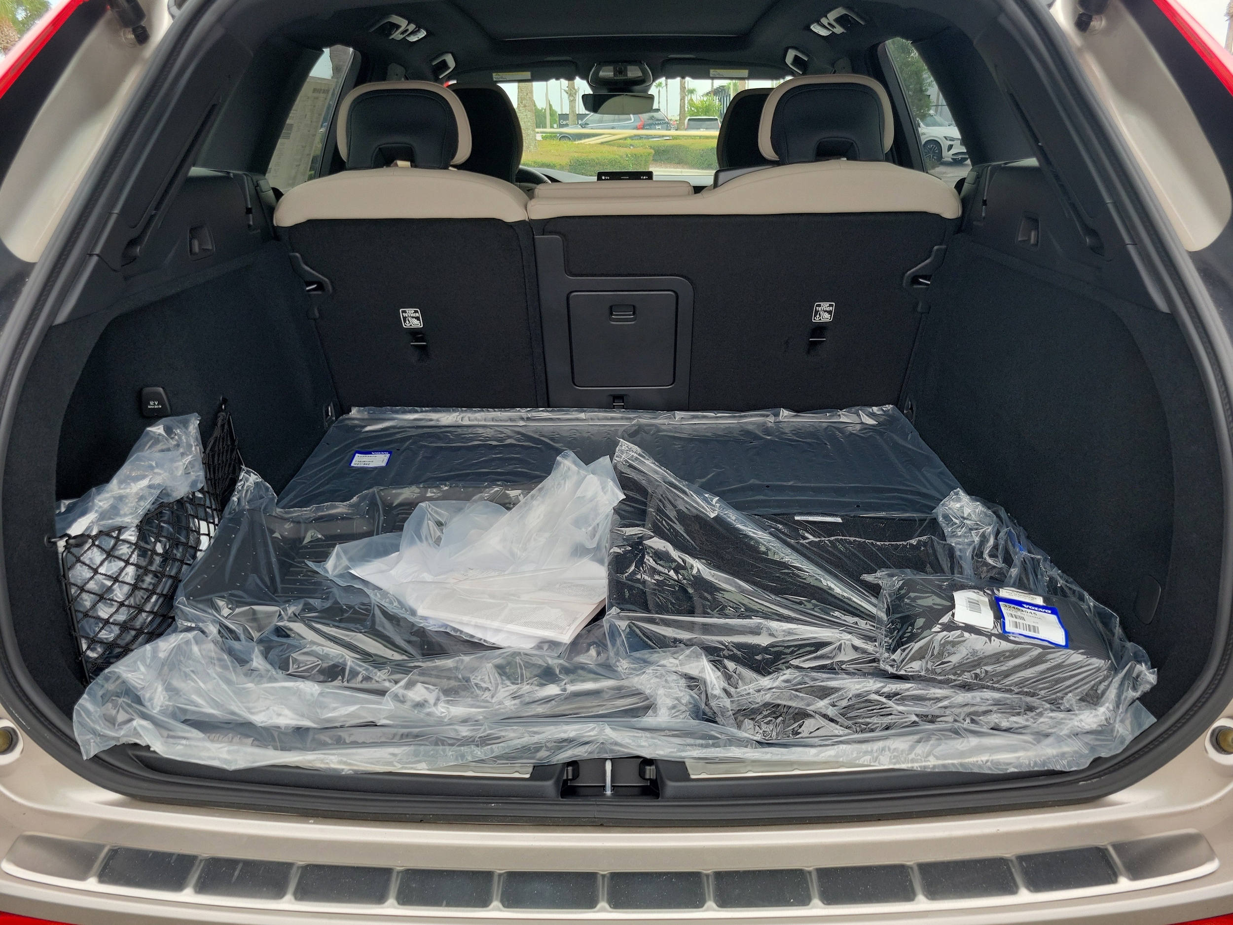 2026 Volvo XC60 Plus - Photo 7