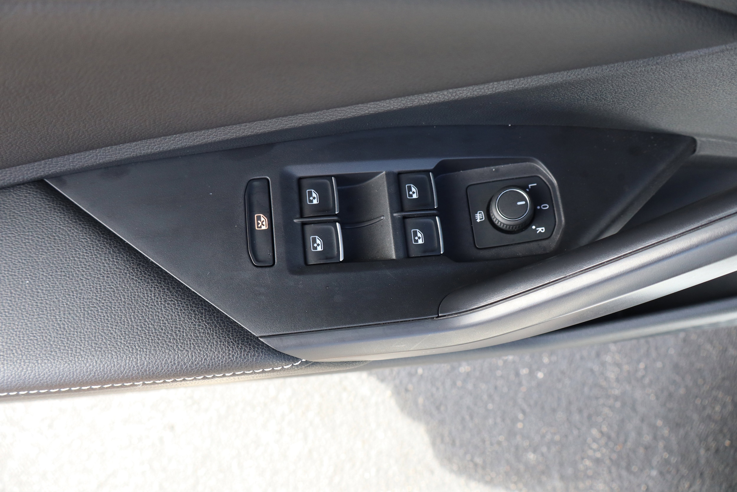 2025 Volkswagen Jetta Sport - Photo 17