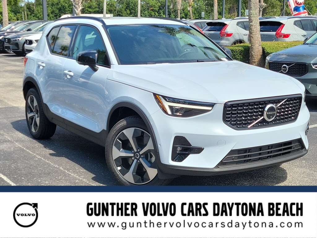 New 2026 Volvo XC40 B5 Plus SUV