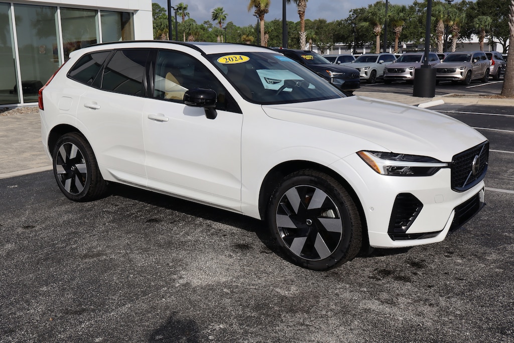 Certified 2024 Volvo XC60 plug-in hybrid T8 Ultimate Dark SUV