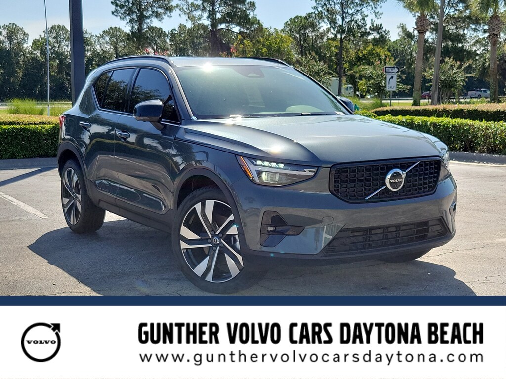 New 2026 Volvo XC40 B5 Ultra SUV