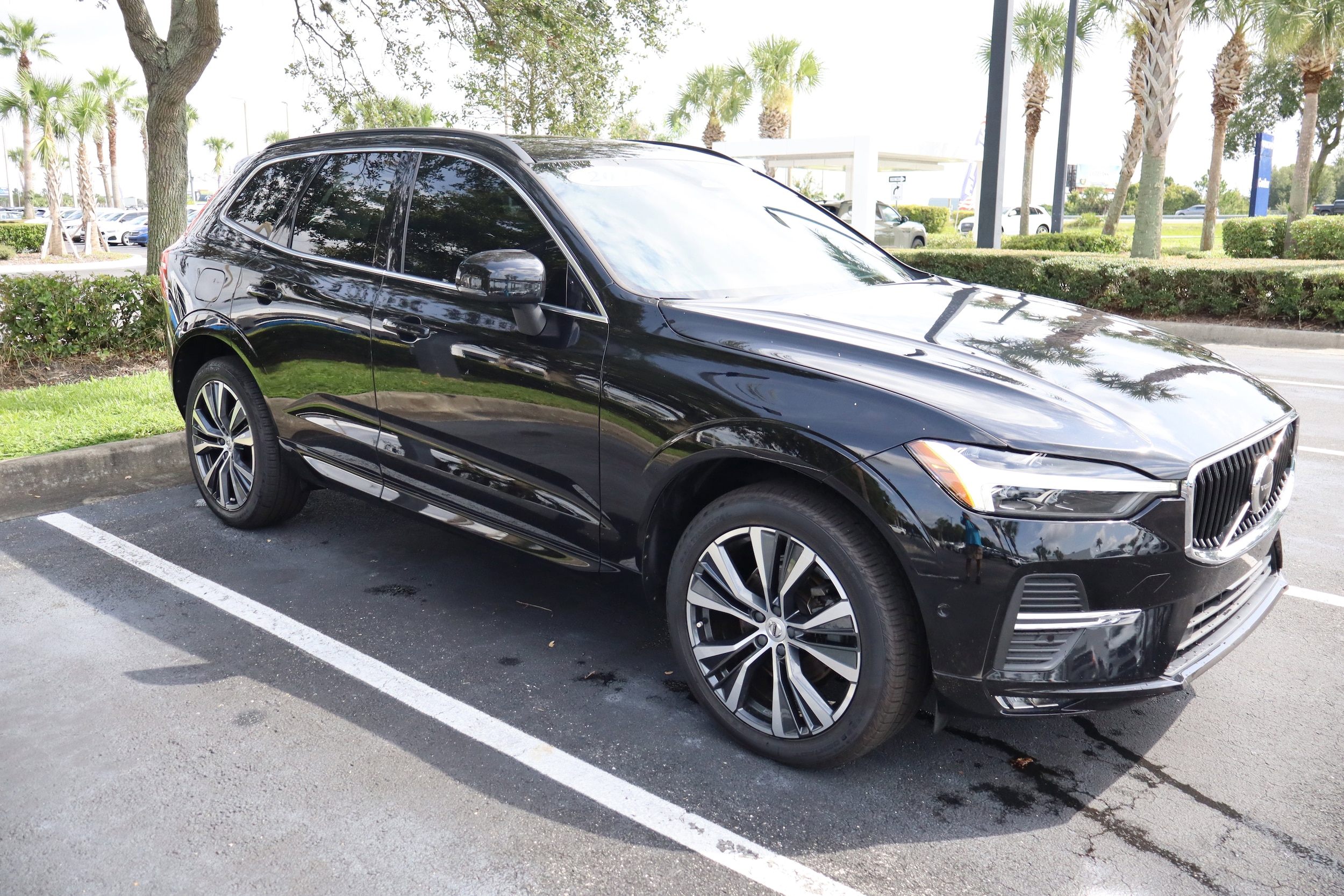 2022 Volvo XC60 B5 FWD Momentum