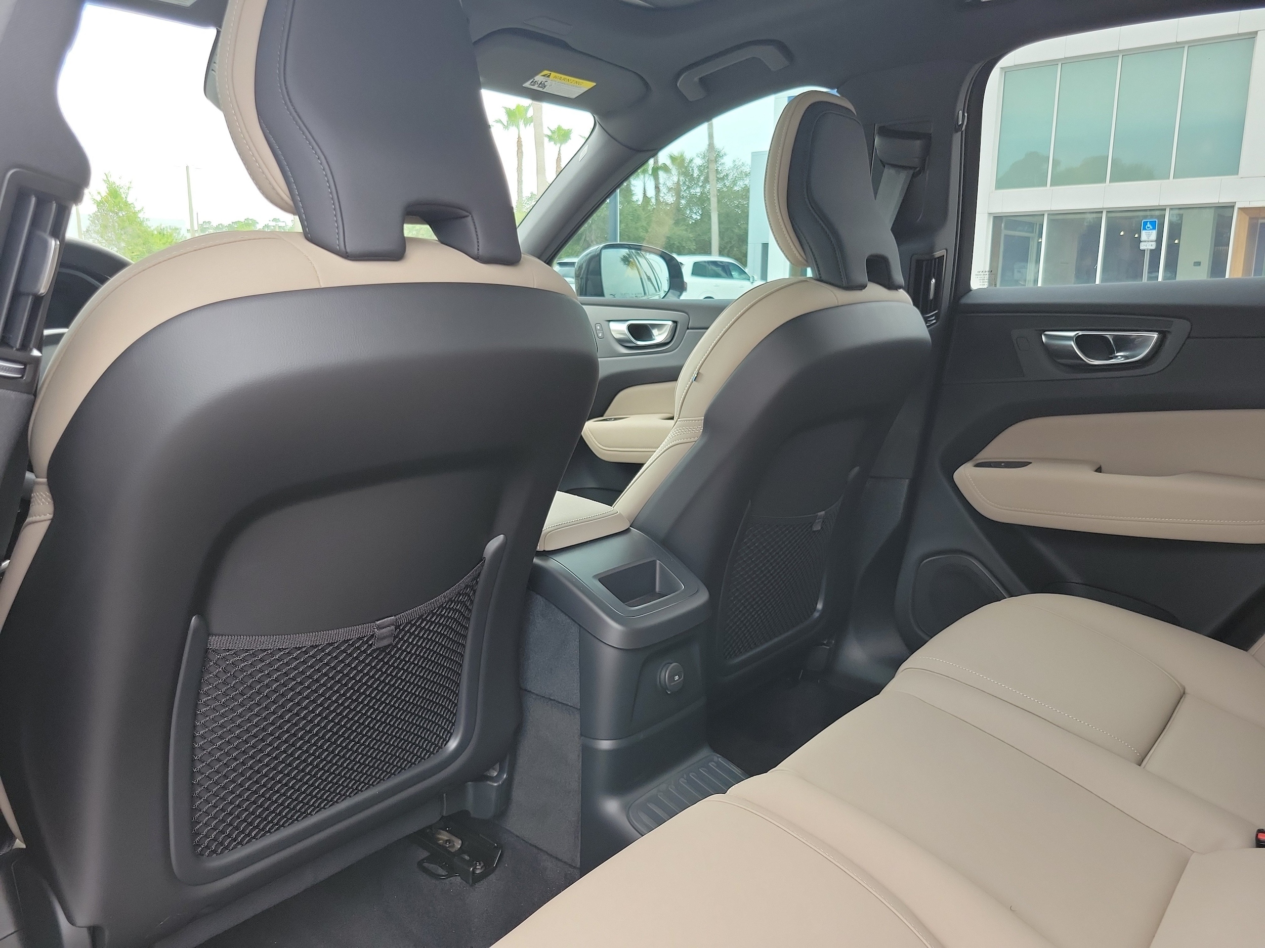 2026 Volvo XC60 Plus - Photo 9