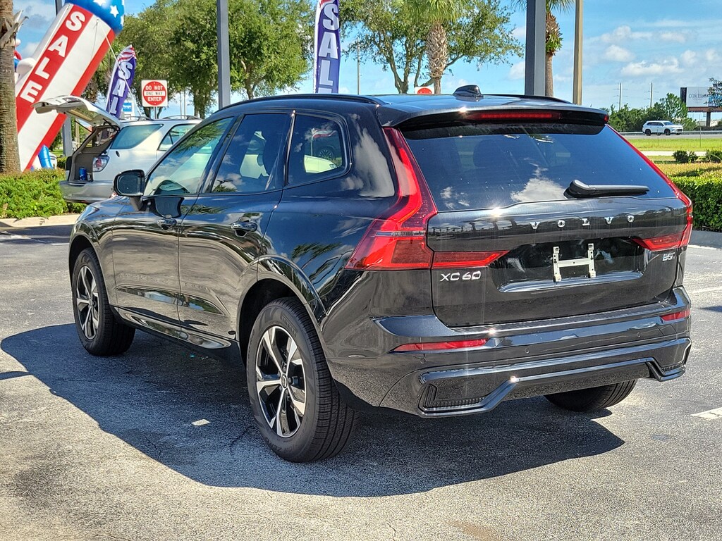 New 2026 Volvo XC60 B5 Core SUV