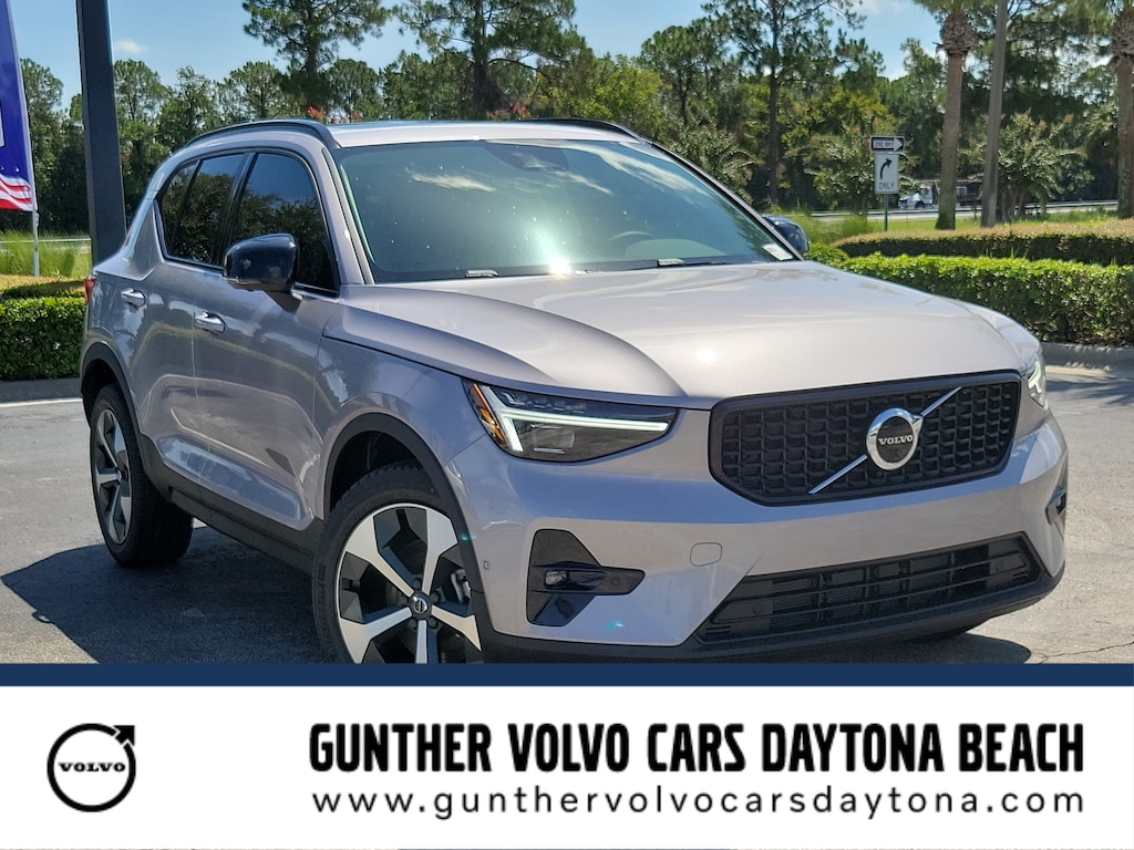 New 2026 Volvo XC40 B5 Plus SUV