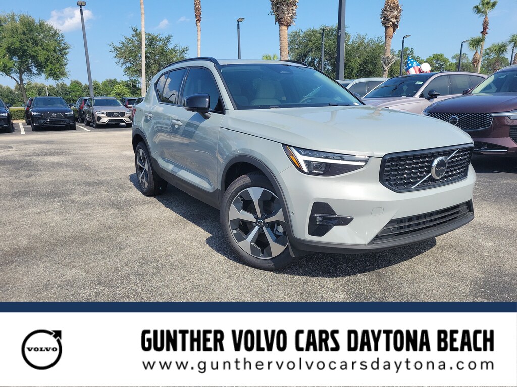 New 2026 Volvo XC40 B5 Plus SUV