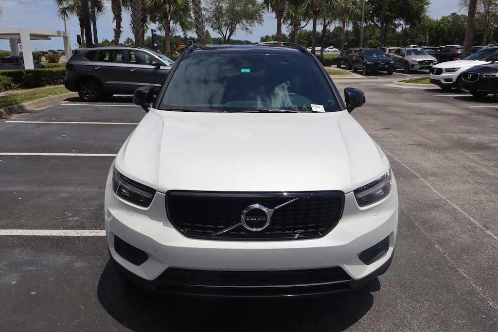 Certified 2022 Volvo XC40 T5 AWD R-Design SUV