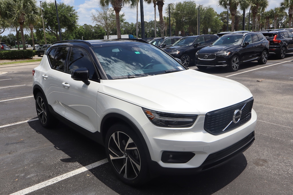 Certified 2022 Volvo XC40 T5 AWD R-Design SUV