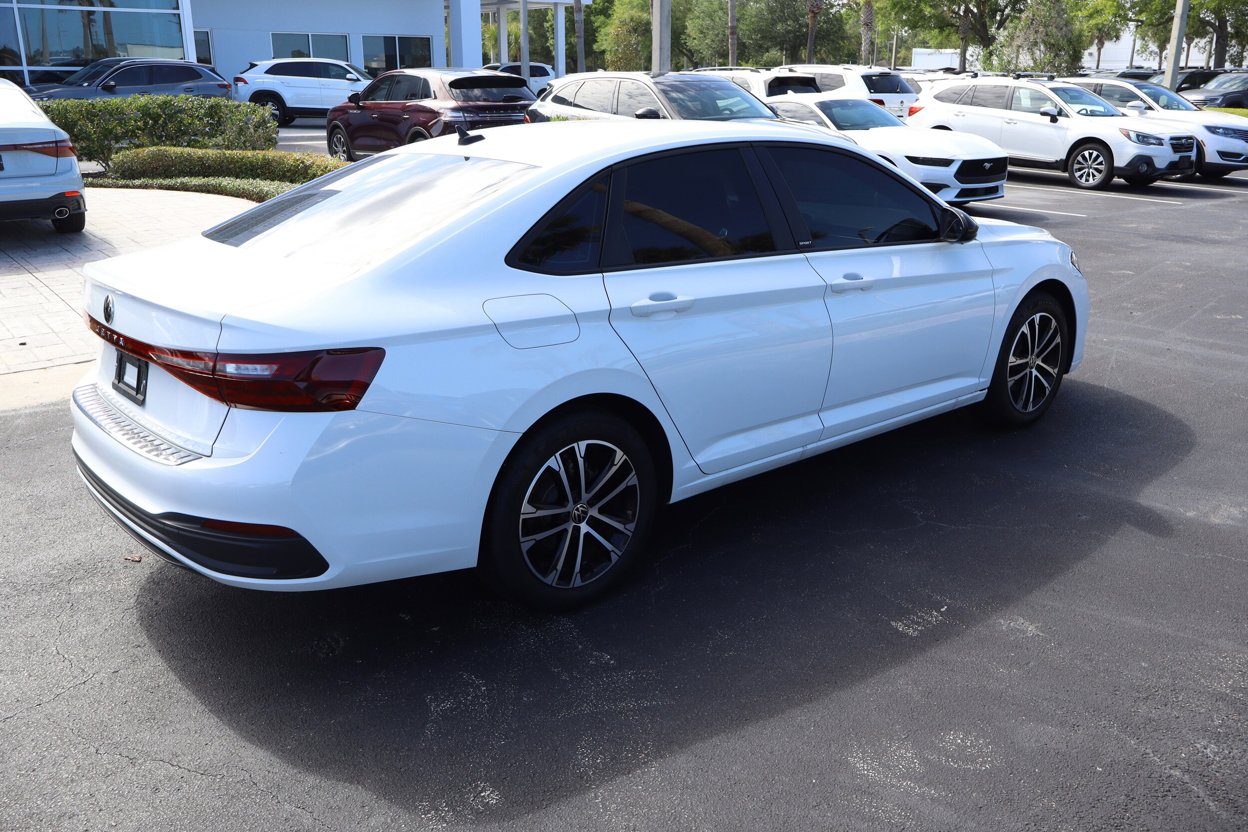 2025 Volkswagen Jetta Sport - Photo 7