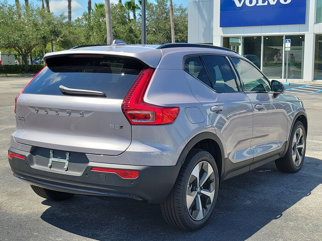 New 2026 Volvo XC40 B5 Plus SUV