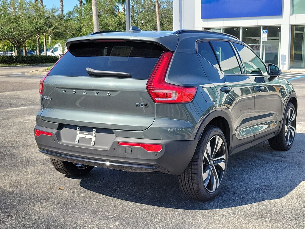 New 2026 Volvo XC40 B5 Ultra SUV