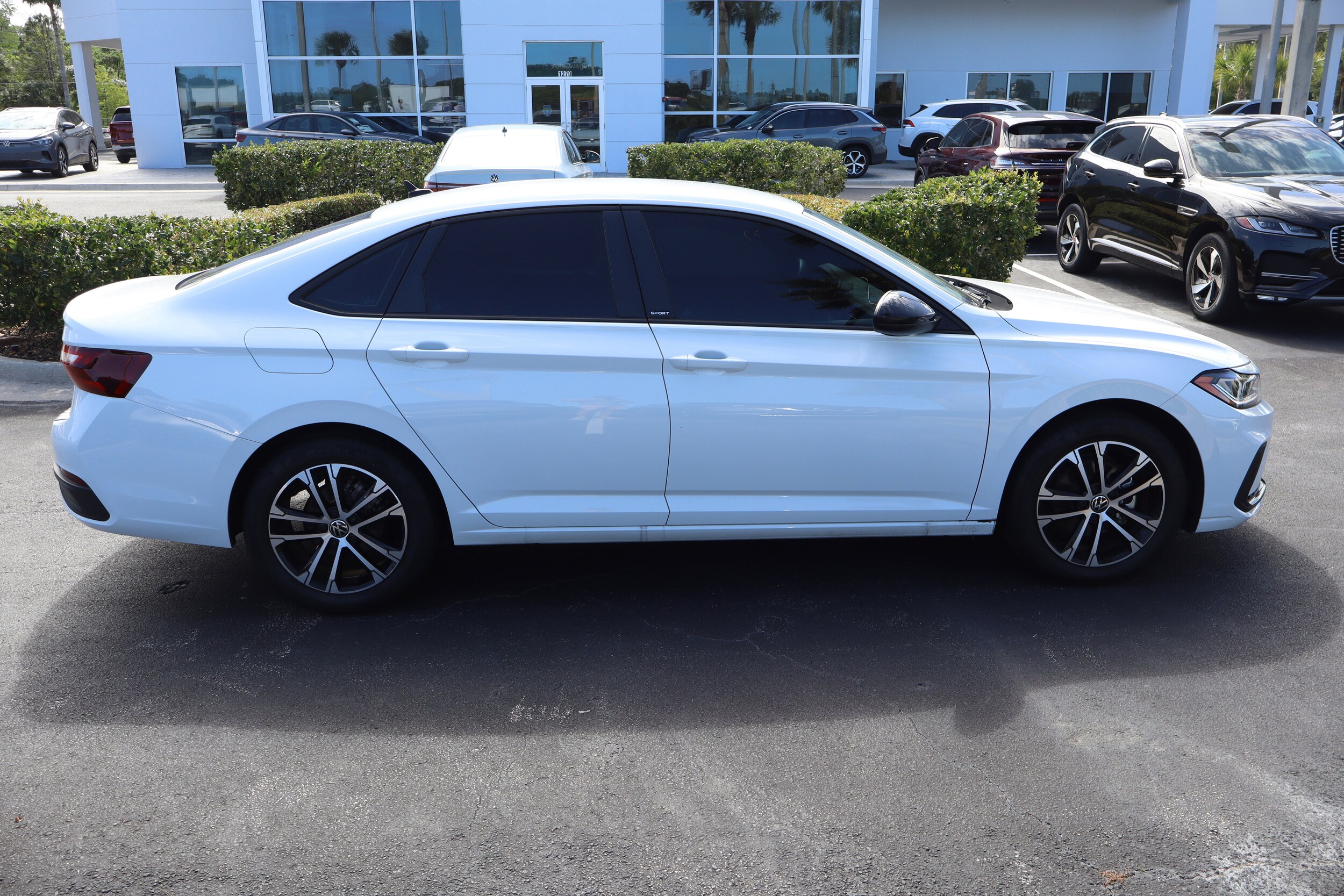 2025 Volkswagen Jetta Sport - Photo 8