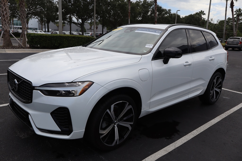 Certified 2022 Volvo XC60 Recharge Plug-In Hybrid T8 R-Design Extended Range SUV