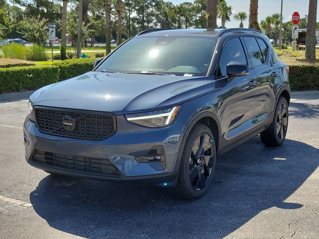 New 2026 Volvo XC40 B5 Ultra Black Edition SUV