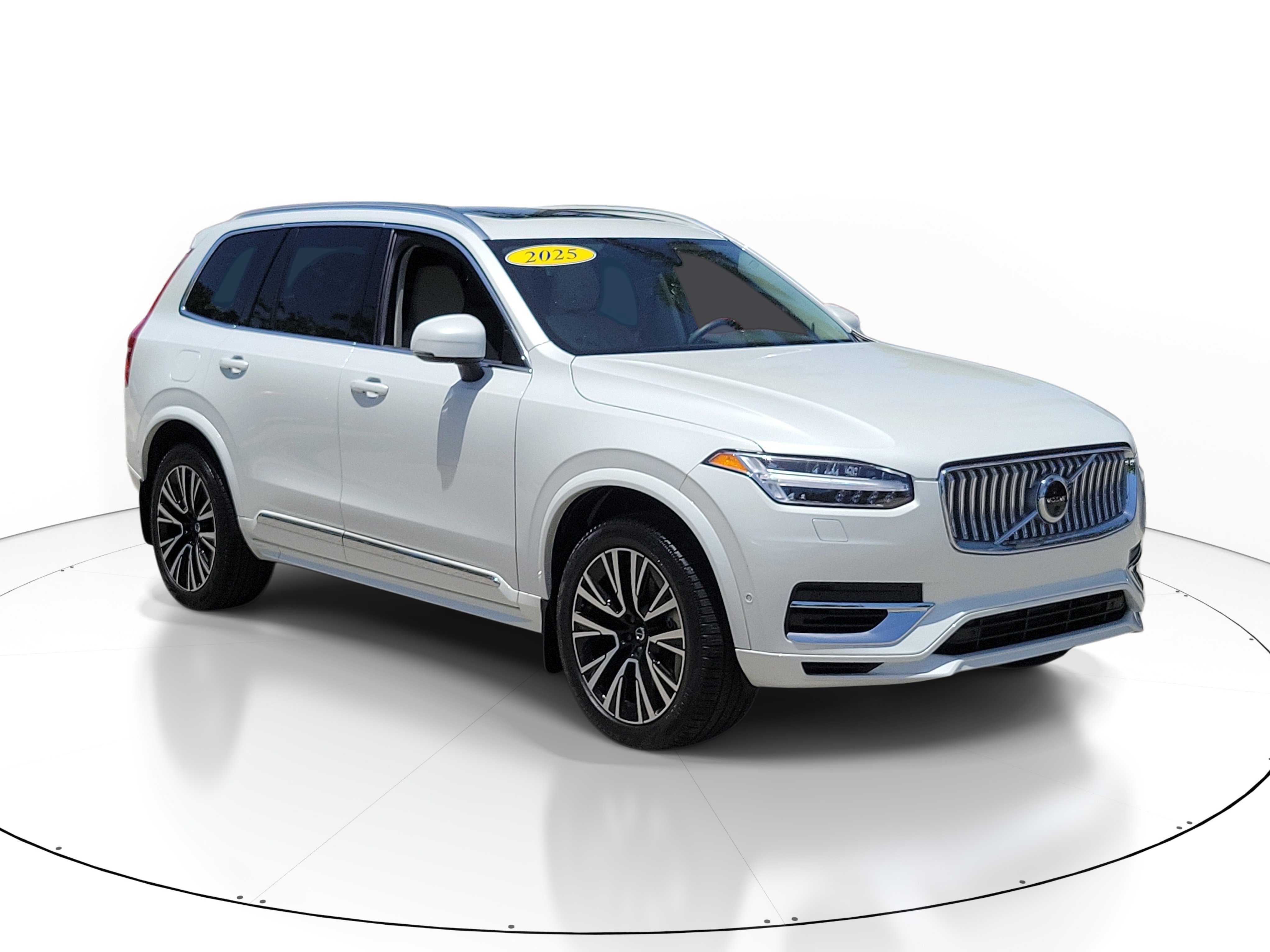 2025 Volvo XC90 plug-in hybrid T8 Plus 6-Seater SUV