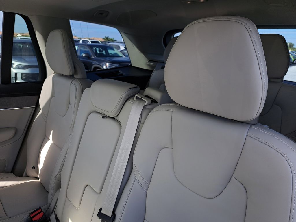 2026 Volvo XC90 Ultra - Photo 12