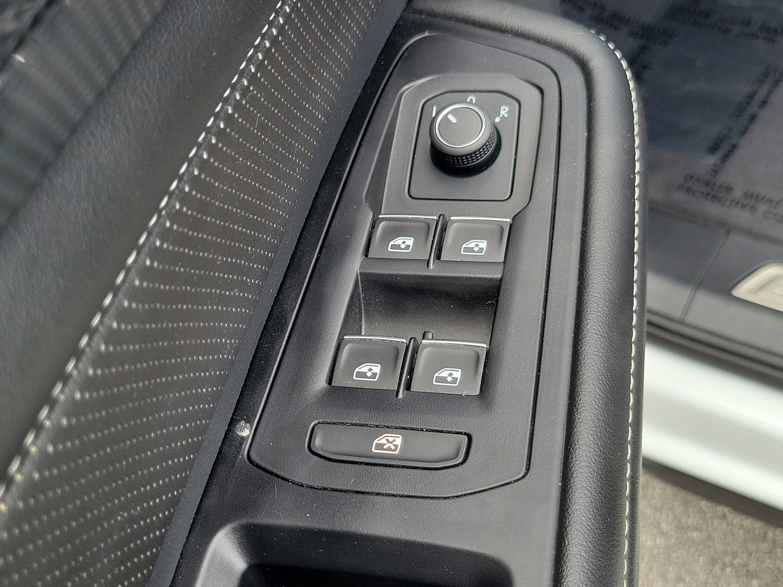 2024 Volkswagen Atlas Cross Sport SEL R-LINE - Photo 20