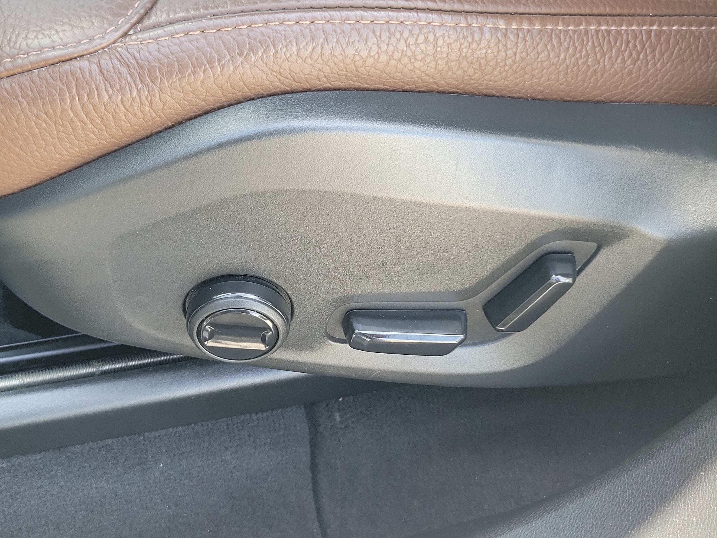 2021 Volvo XC60 Momentum - Photo 22