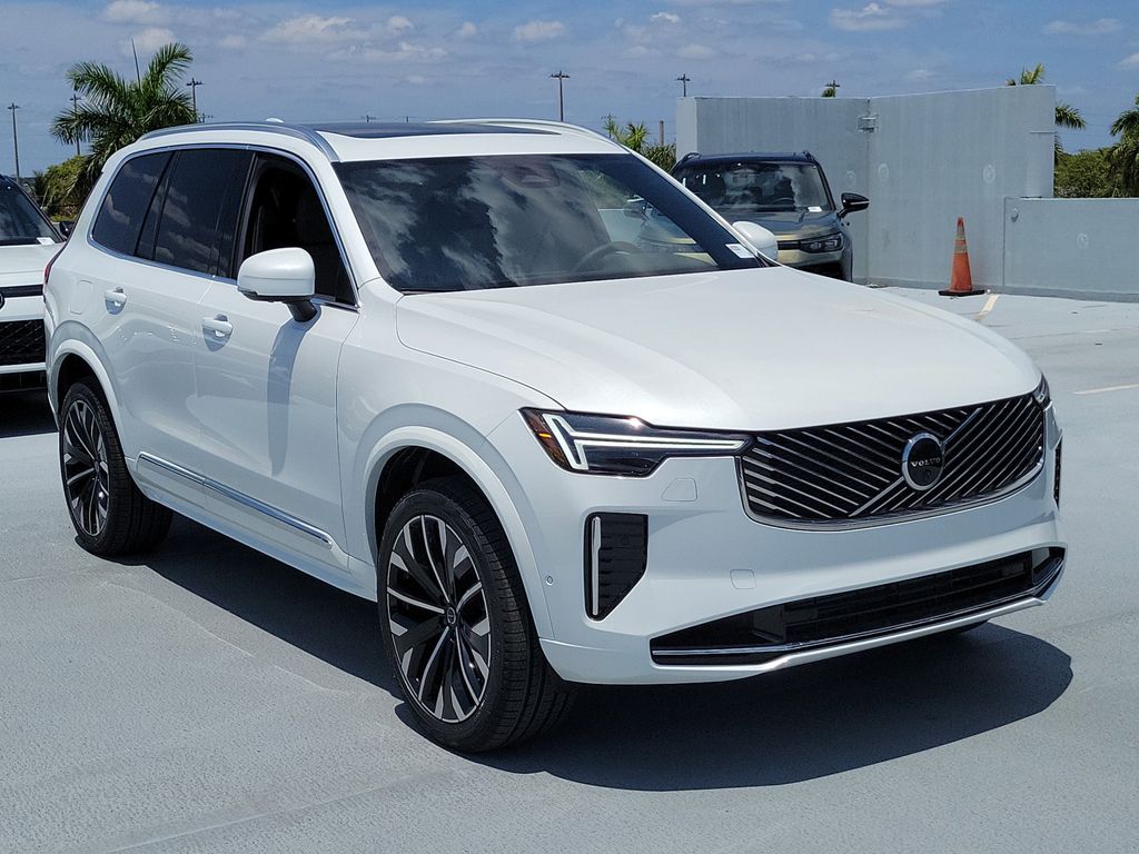 2026 Volvo XC90 T8 Recharge Plus Bright 7-Seat 4WD's photo