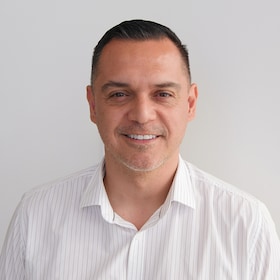 Staff member Julio Herrera from e01032596e99