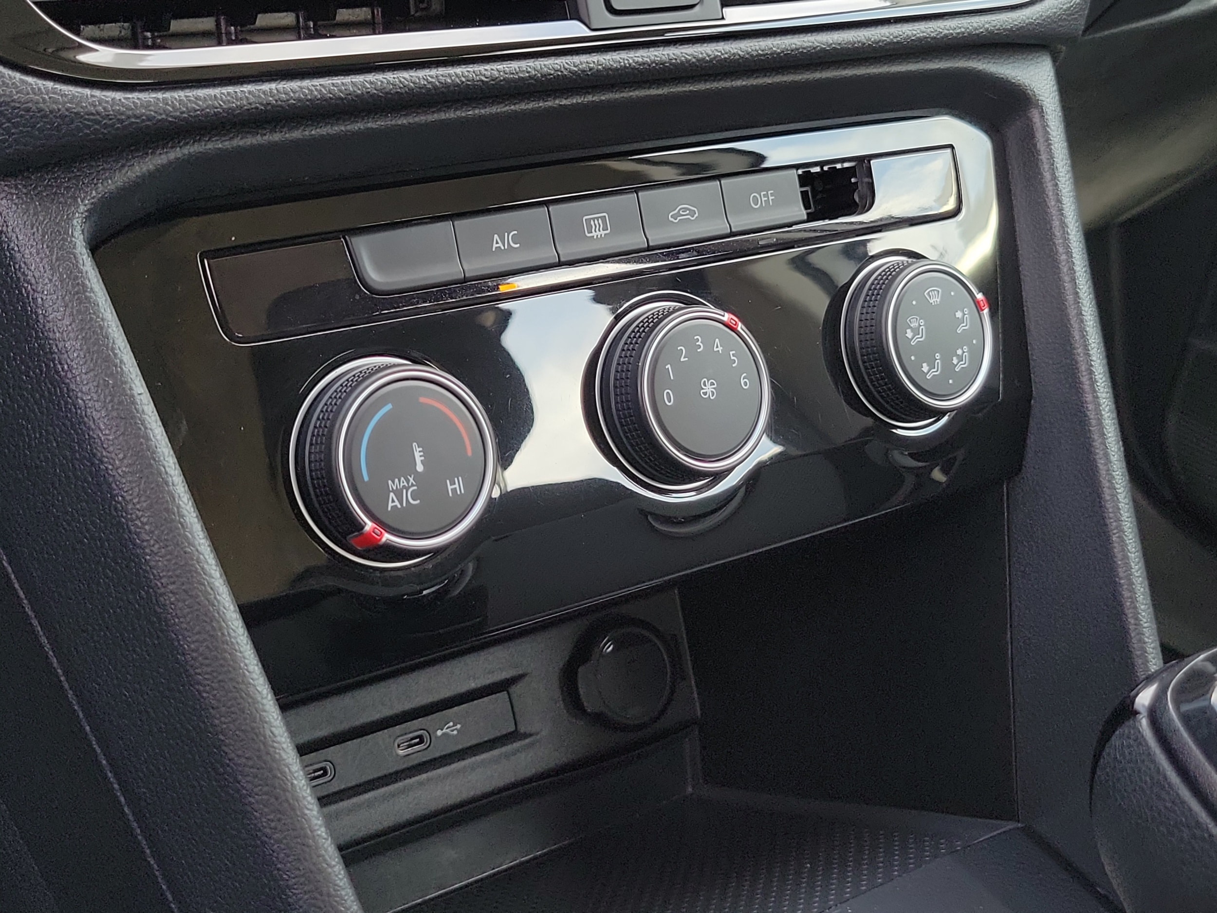 2023 Volkswagen Taos S - Photo 29