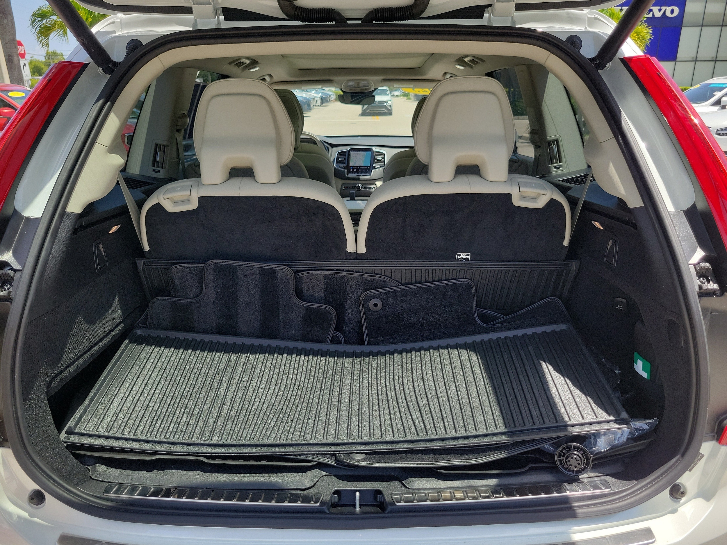 2025 Volvo XC90 Plus - Photo 7