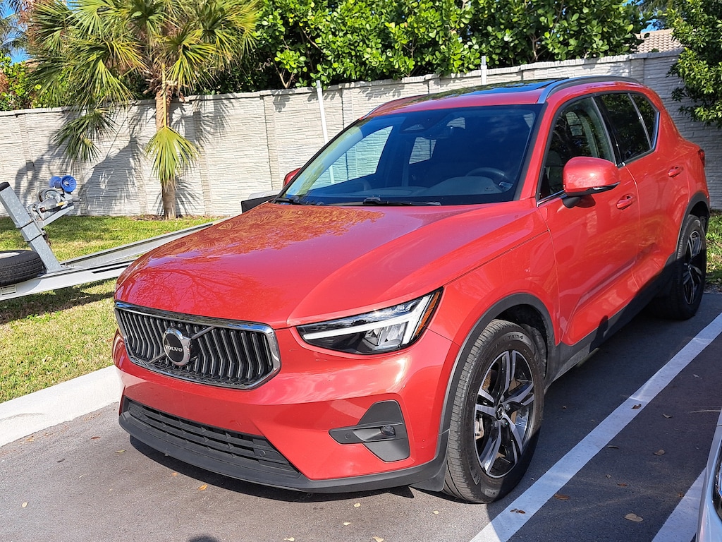 Used 2023 Volvo XC40 B5 AWD Plus Bright SUV