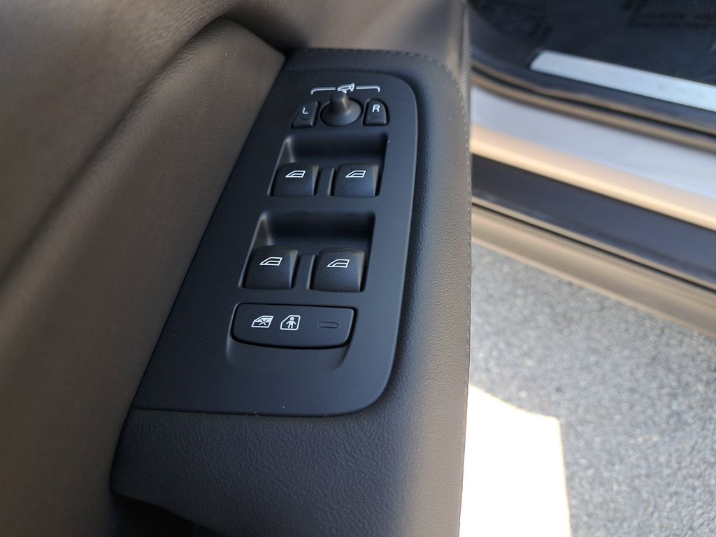 2026 Volvo V60 Cross Country Plus - Photo 19