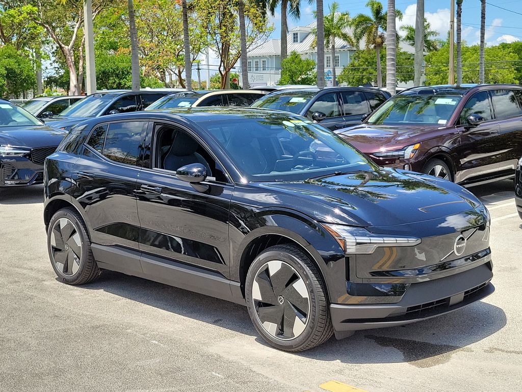 2026 Volvo EX30 Single Motor Plus's photo