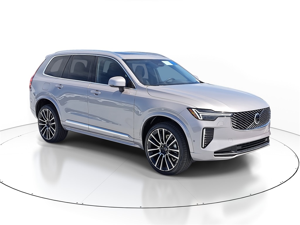 2026 Volvo XC90 Plus's photo