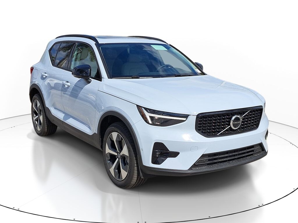 New 2026 Volvo XC40 B5 Plus SUV