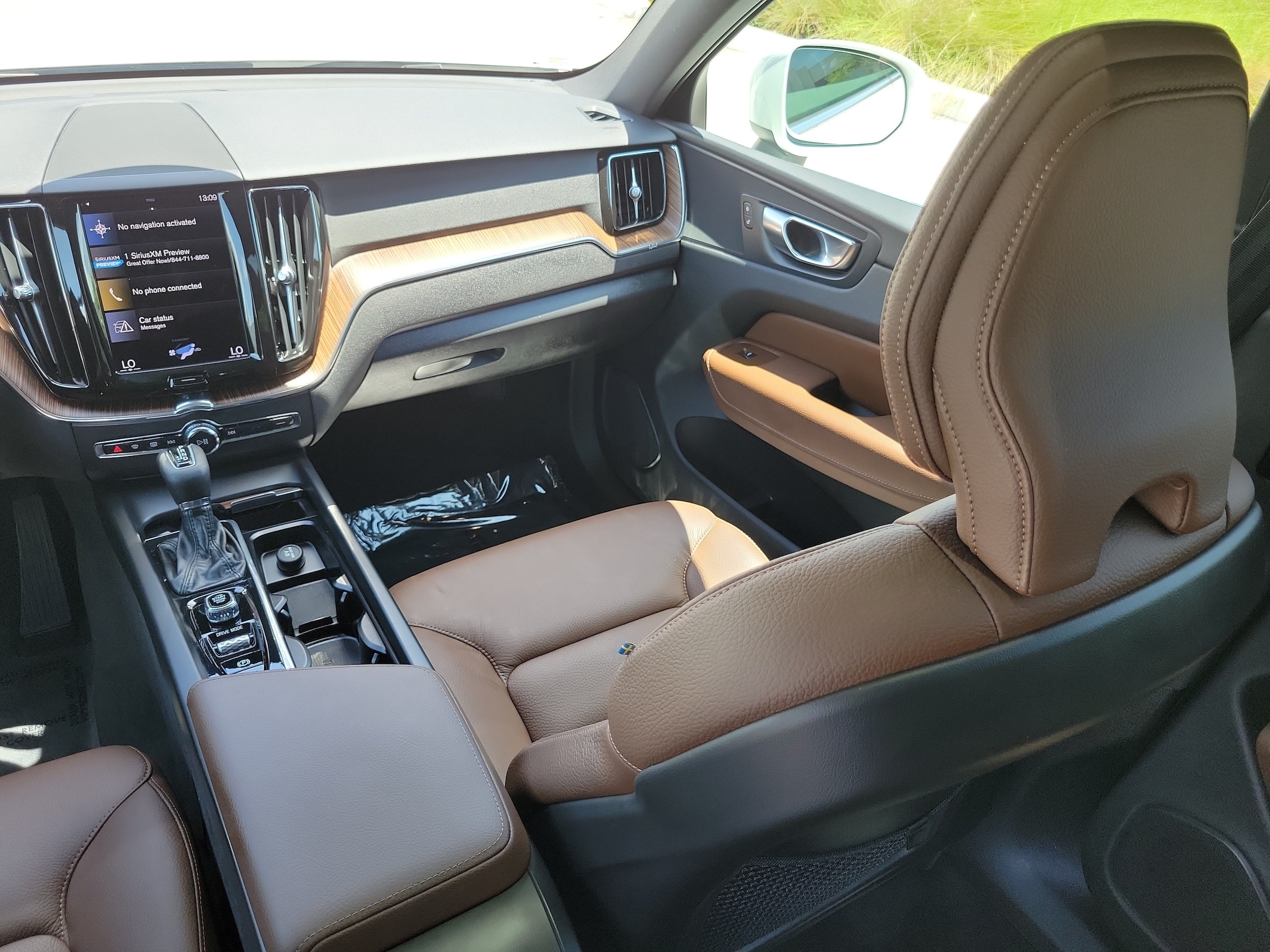2021 Volvo XC60 Momentum - Photo 16