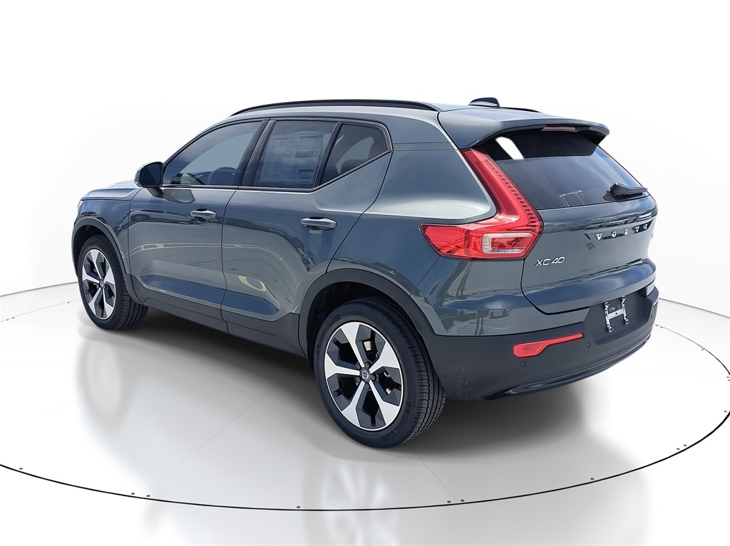 Certified 2026 Volvo XC40 B4 Core SUV